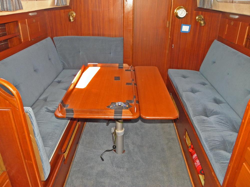 Saloon, Accommodation